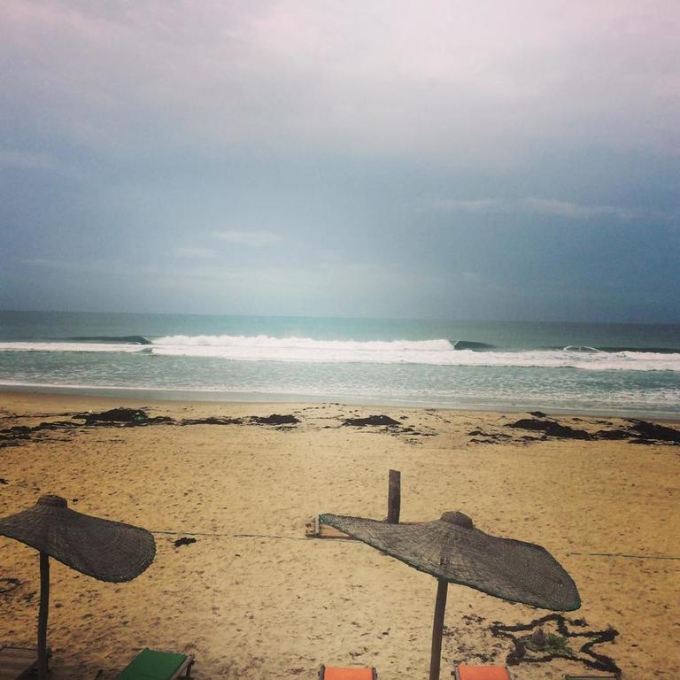 ホテルKame Surf Camp アシニ エクステリア 写真