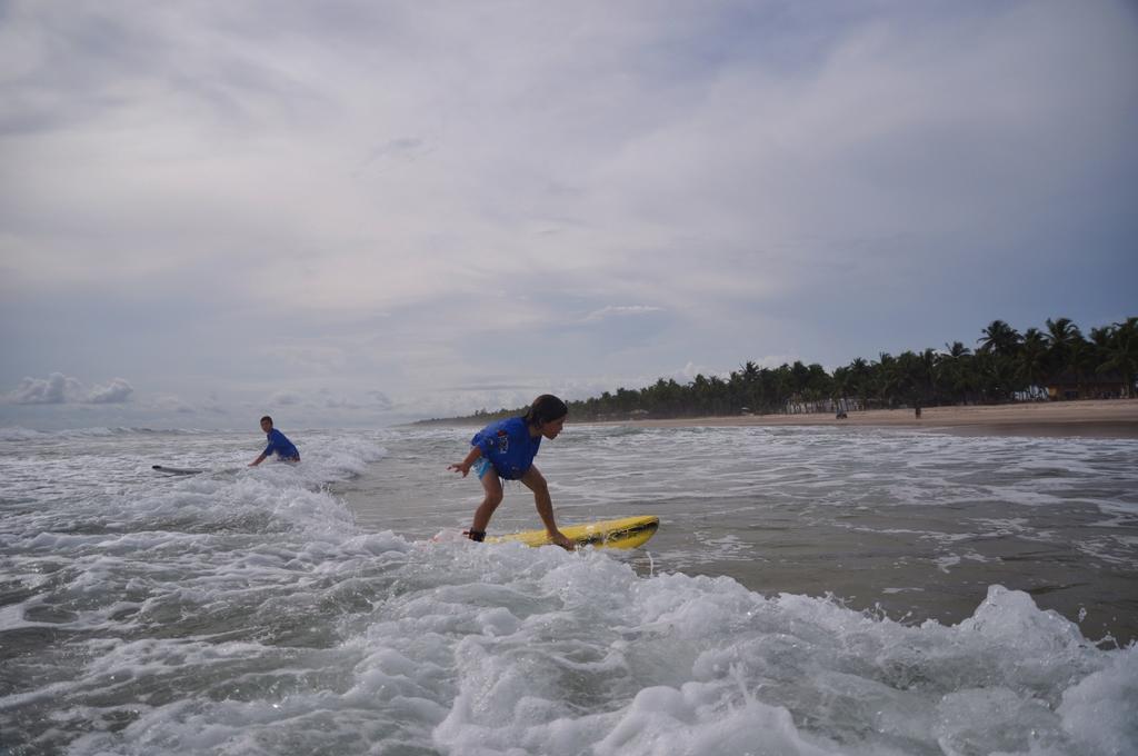 ホテルKame Surf Camp アシニ エクステリア 写真
